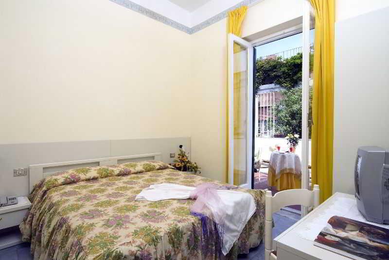 Villa Diana - Beach & Rooms Ischia Dış mekan fotoğraf