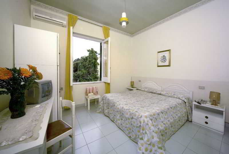 Villa Diana - Beach & Rooms Ischia Dış mekan fotoğraf